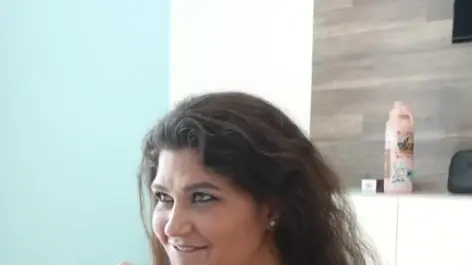 Die kurvige, tätowierte Hottie verschlingt einen riesigen BBC: Ansehen auf EroticOnly.DE